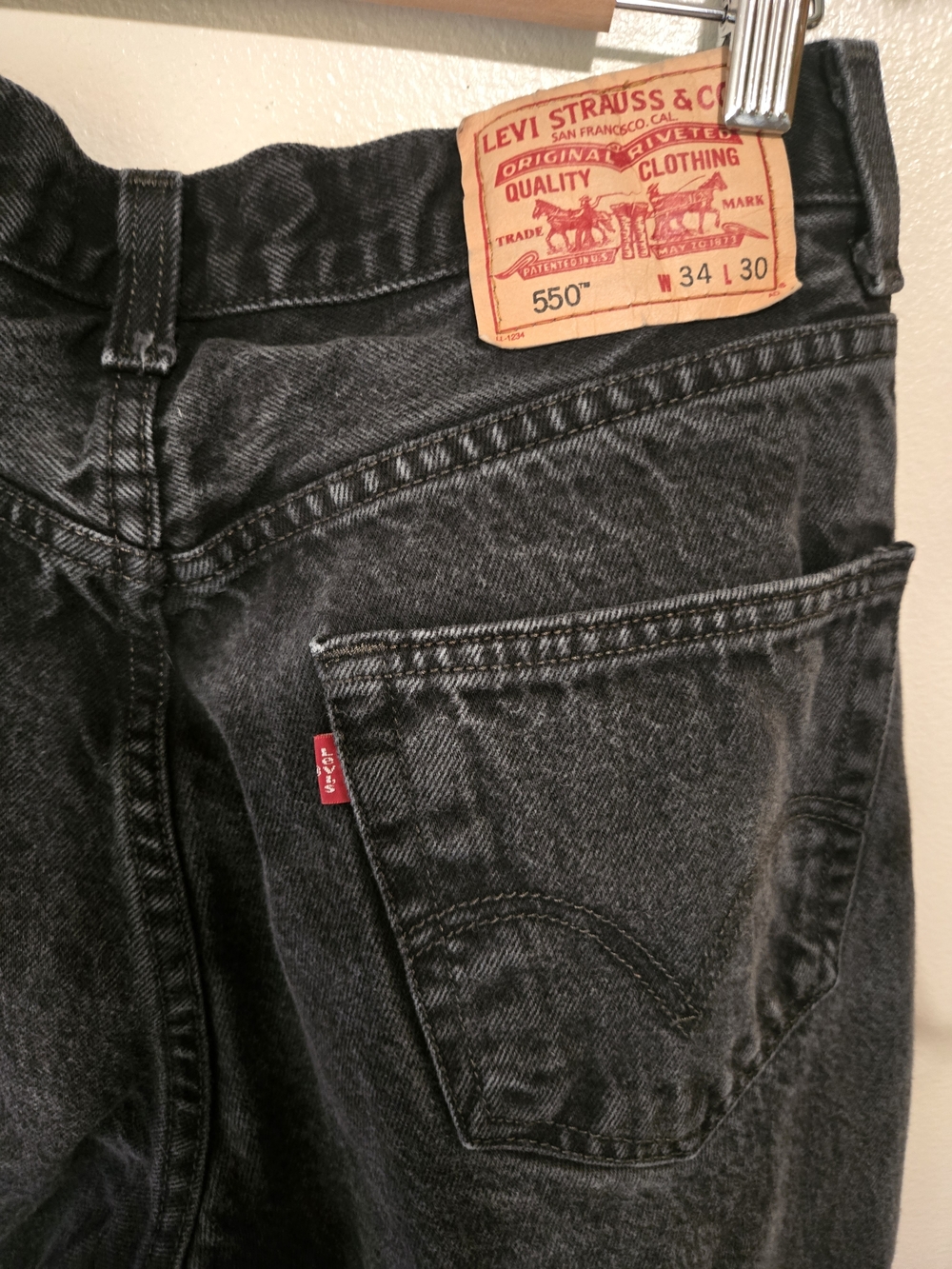 Levi's 550 Relaxed Fit 34x30 Men's Jeans in Black Washed